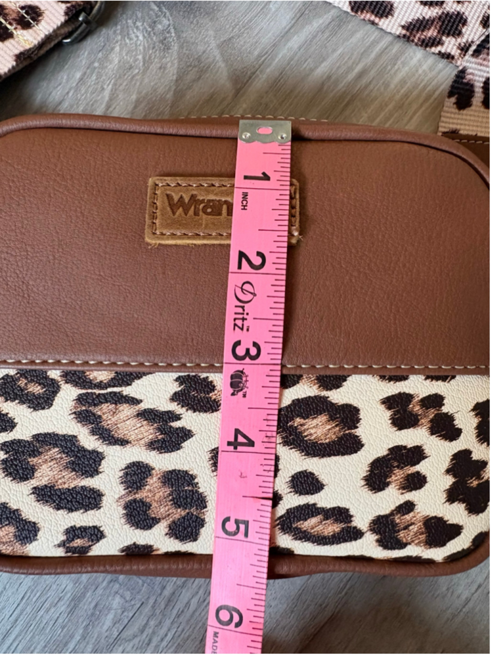 Wrangler NWT Leopard Crossbody Bag Guitar Strap Western Purse - Picture 8 of 8